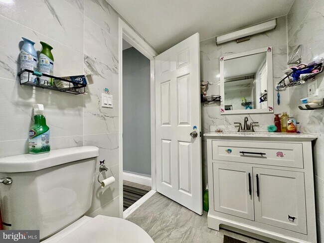 Foto del edificio - 633 Durham Rd