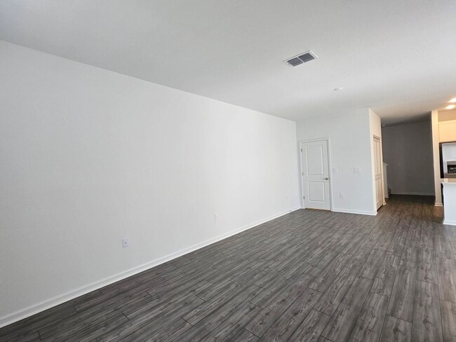 Building Photo - 3 bedroom 2.5 Bath in Tara Baywood