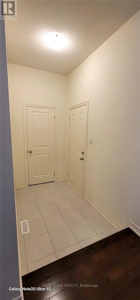 Building Photo - 19 Truffle Ct