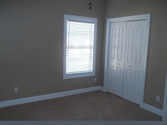 Building Photo - 3105 Springdale Way