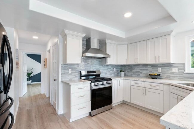 Building Photo - 16592 Grimaud Ln