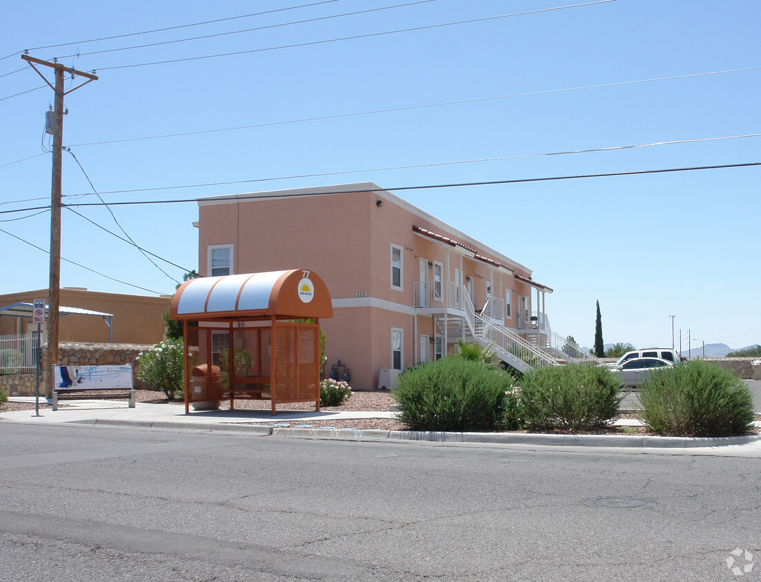Primary Photo - 254-258 Mcclintock Dr
