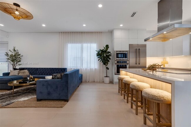 Building Photo - 2618 Trapp Ave