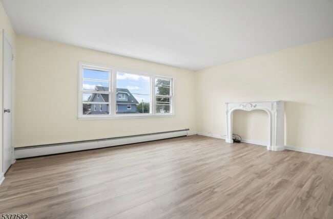 Building Photo - 161 Delafield Ave