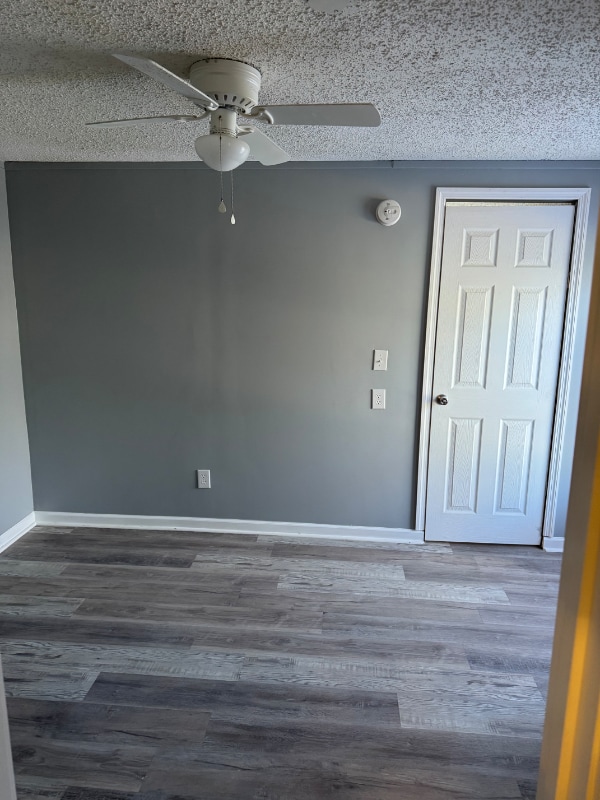 Building Photo - 924 W 49th St