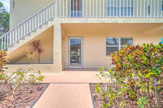 Building Photo - 2950 SE Ocean Blvd