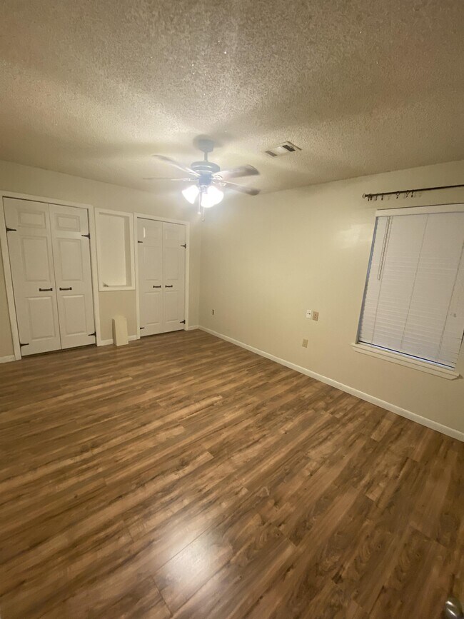 Foto del edificio - 2 Palmer Dr