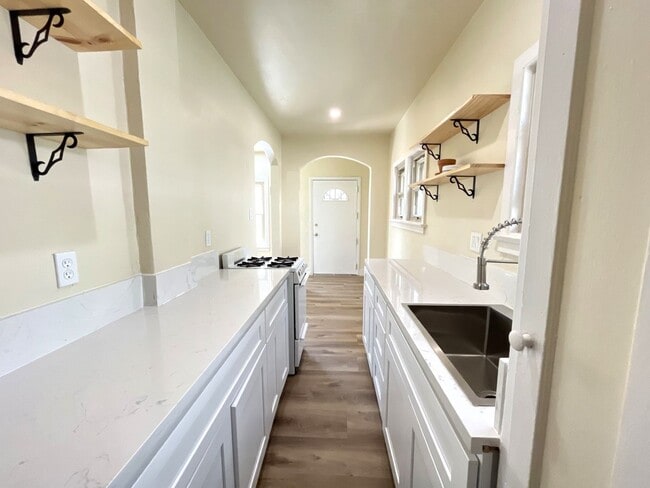 Foto del edificio - Just Listed! 1B/1B Newly Remodeled Unit