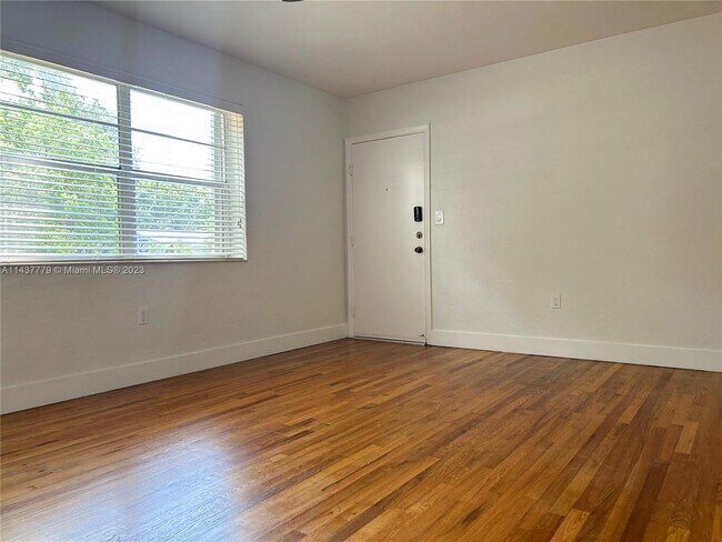 Building Photo - 7820 SW 55th Ave
