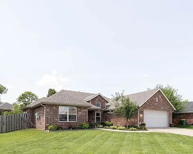 Building Photo - 421 Coopers Wy