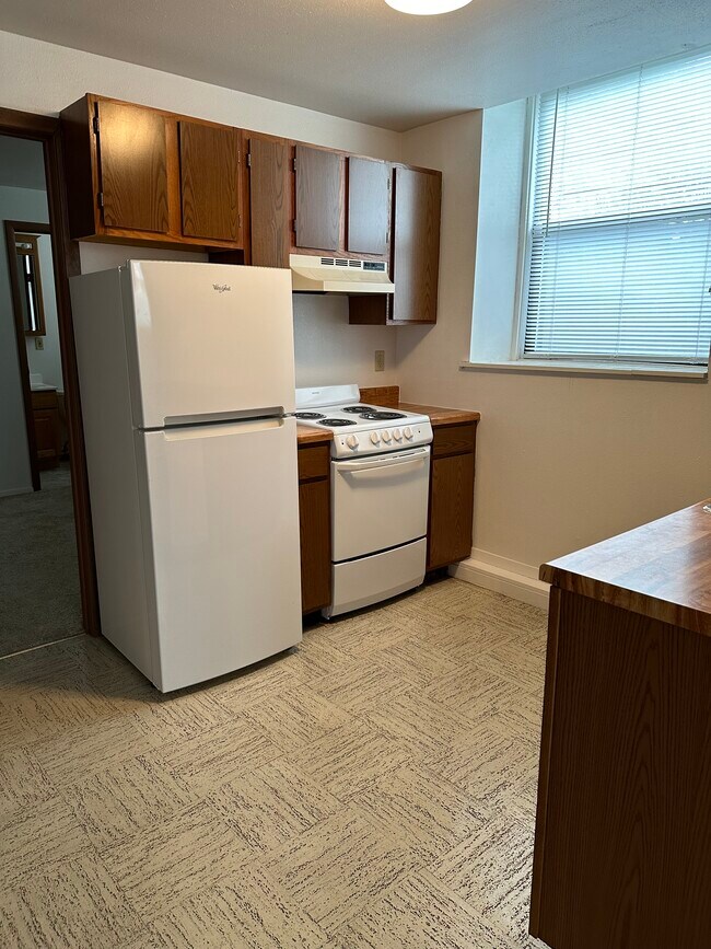 Apartamento 10 Cocina - 501 W Franklin Ave