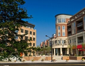 Building Photo - 120 N Northwest Hwy