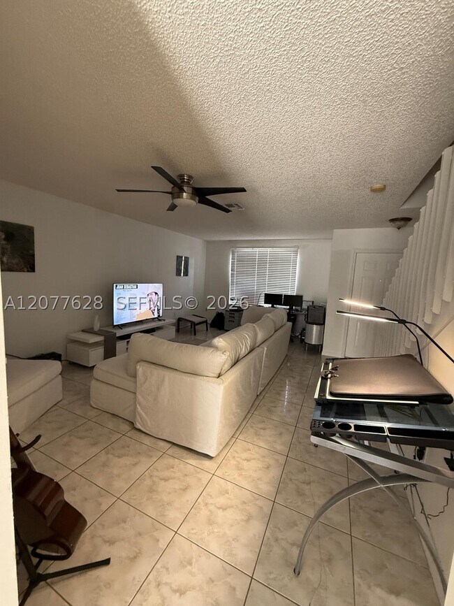 Foto del edificio - 7055 NW 173rd Dr