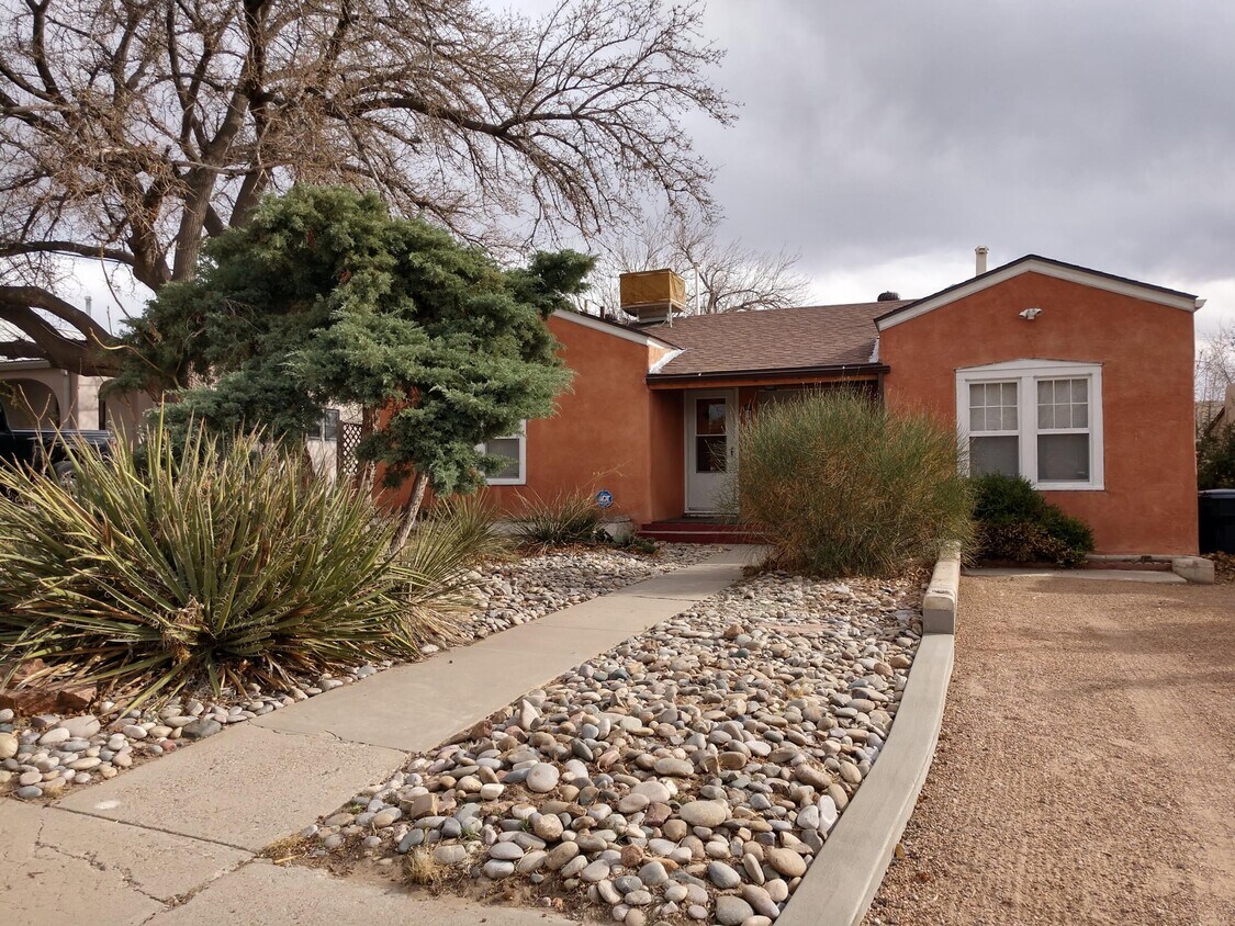 Primary Photo - 1210 Tijeras Ave NE