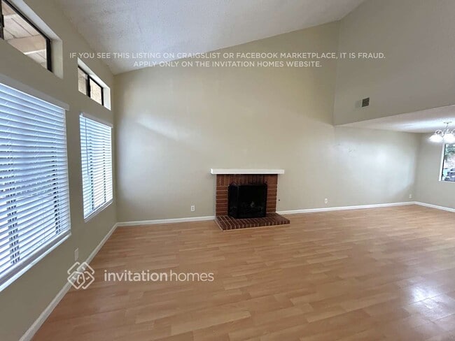 Foto del edificio - 19745 Lull St