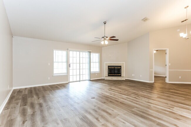 Building Photo - 8181 Loch Lomond Ln