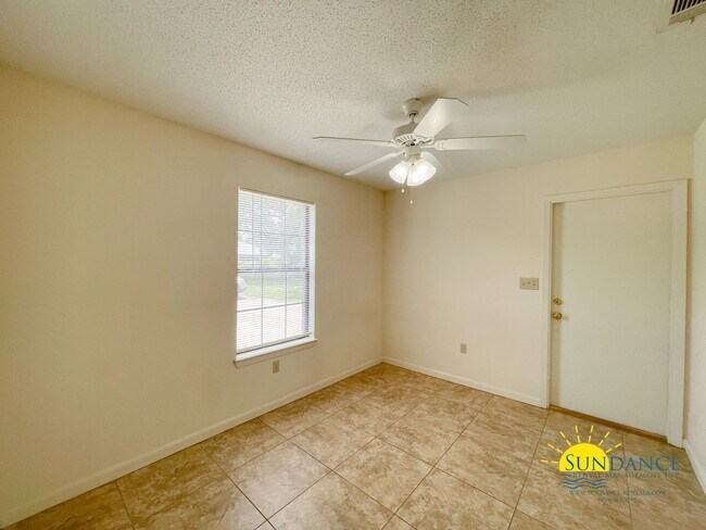 Foto del edificio - Charming 3-Bedroom plus Office located in between Hurlburt and Eglin AFB!