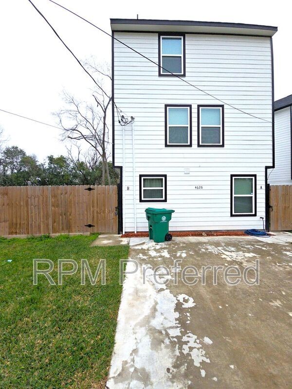 Foto principal - 4626 Shreveport Blvd