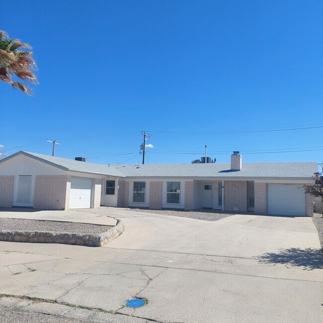 Foto del edificio - Welcome Home ! 3 bedroom 1.5 bath rental -DUPLEX