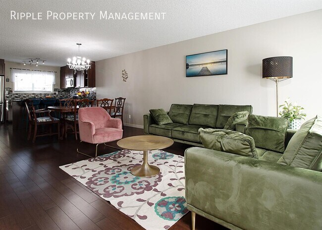 Building Photo - Spacious 3 bedroom 2 bathroom townhouse in the community of Legacy