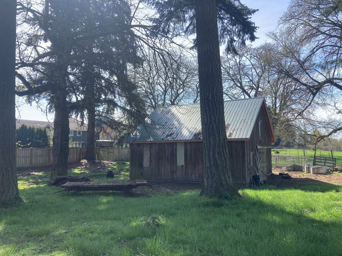 Building Photo - 4100 Gilham Rd