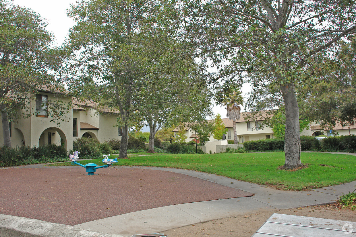 Primary Photo - Puerta Del Sol Apartments