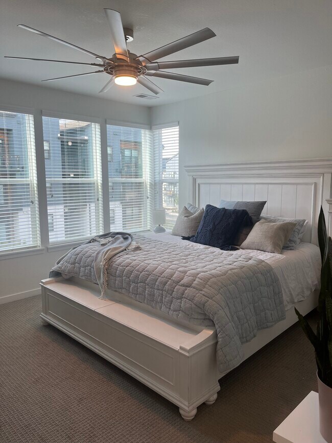 Master bedroom - 9287 Twenty Mile Rd