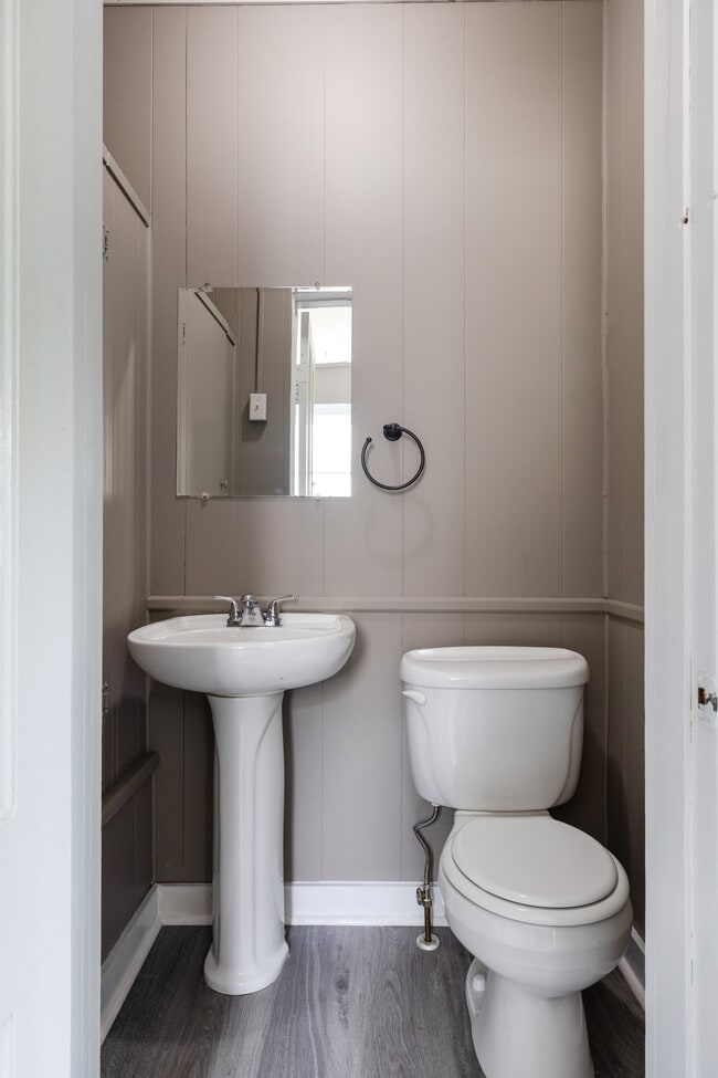 Foto del edificio - 355 W Clinton St