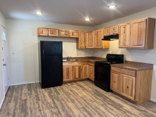 Building Photo - 321 N Sherman Ave