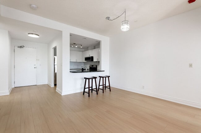 Photo du bâtiment - 778 Sheppard Av W