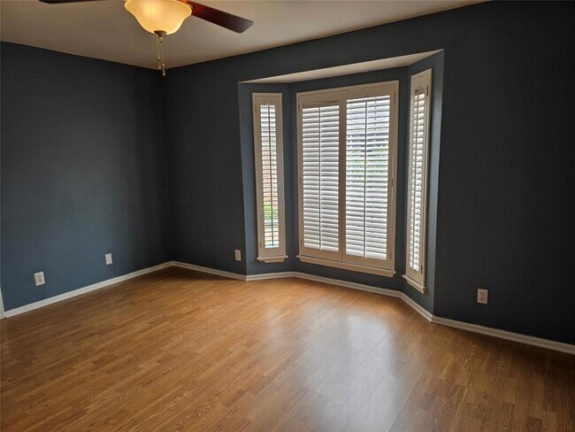Foto del edificio - 7920 Rockwood Ln