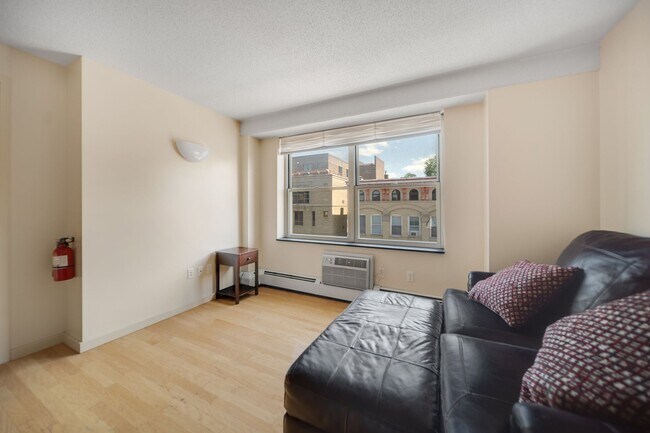 Foto del edificio - 400 College Avenue