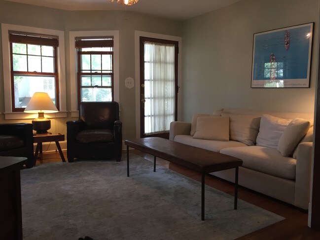 Building Photo - 90 Washington St