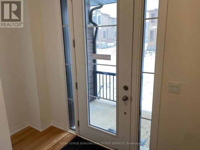 Building Photo - 70 Freedom Cres