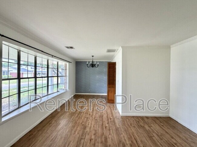 Foto del edificio - 9022 E 30th St