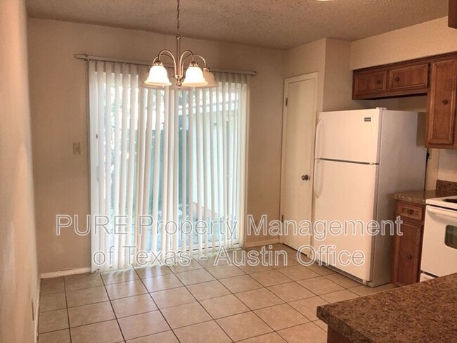 Building Photo - 6604 Scrub Oak Ln