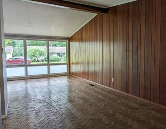 Foto del edificio - 714 Breen Dr