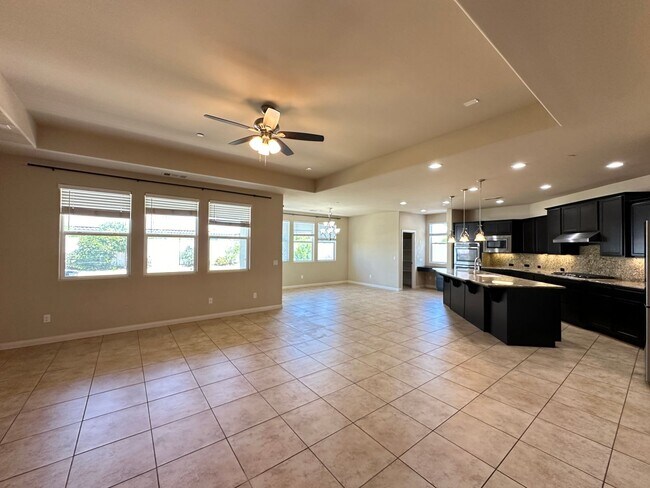 Building Photo - Beautiful House in gated community w/ Solar!