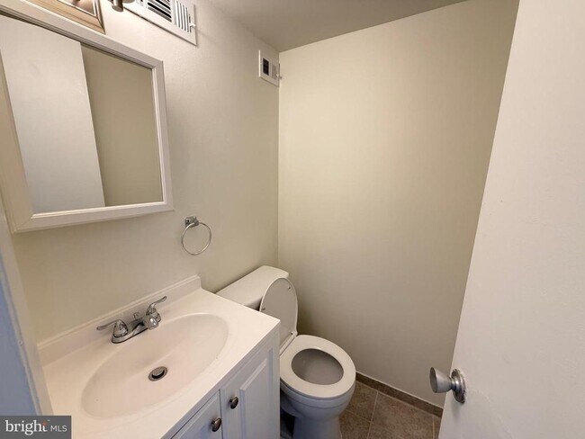 Foto del edificio - 5485 Harpers Farm Rd