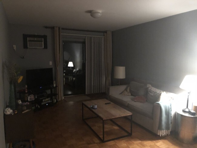 Foto del edificio - 10-39-39 48th Ave