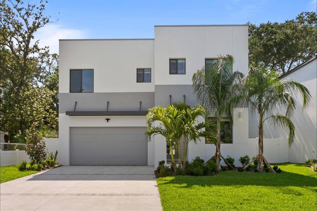 Foto principal - 914 N Newport Ave