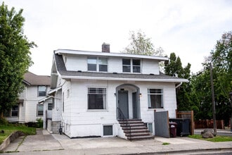 Primary Photo - 805 NE California St