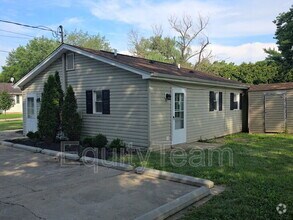 Building Photo - 4160 Hamilton Trenton Rd