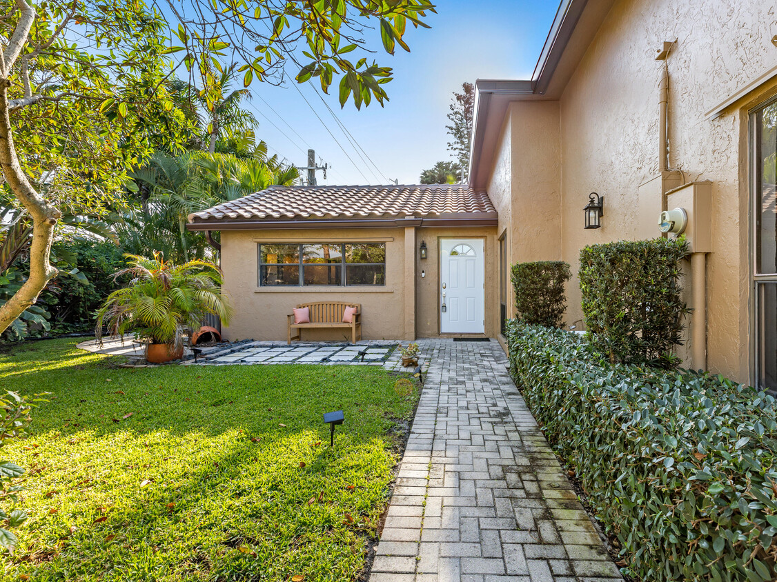 Primary Photo - 732 Camino Gardens Ln