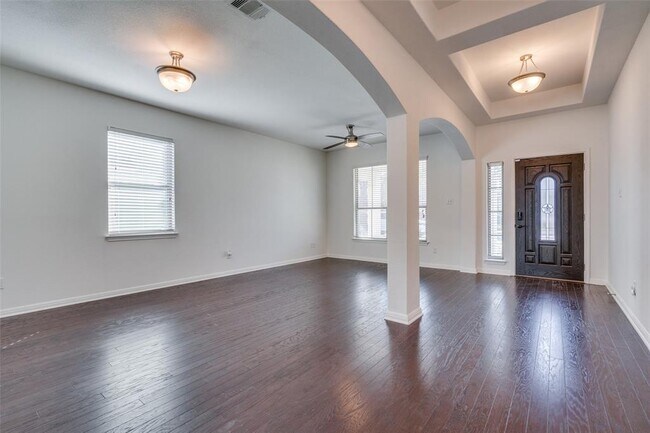 Building Photo - 1019 Powell