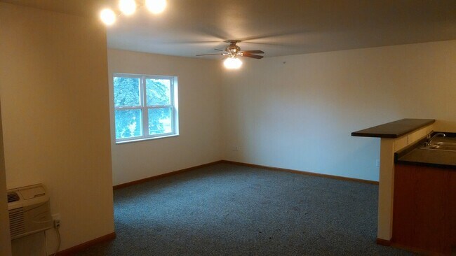 Building Photo - 1528 West Main Street