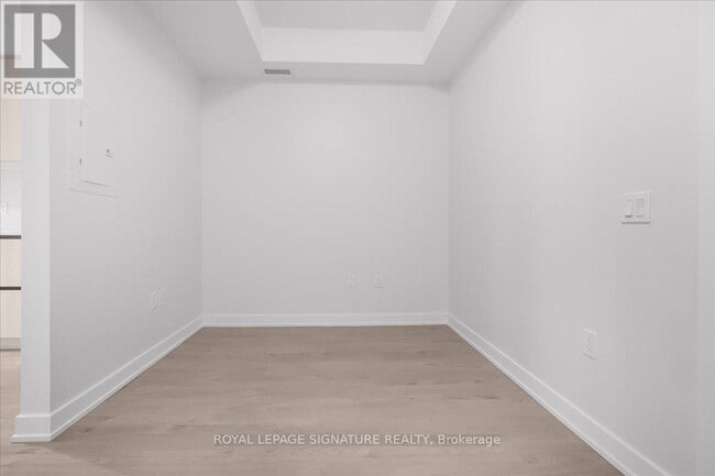 Photo du bâtiment - 110 Broadway Ave