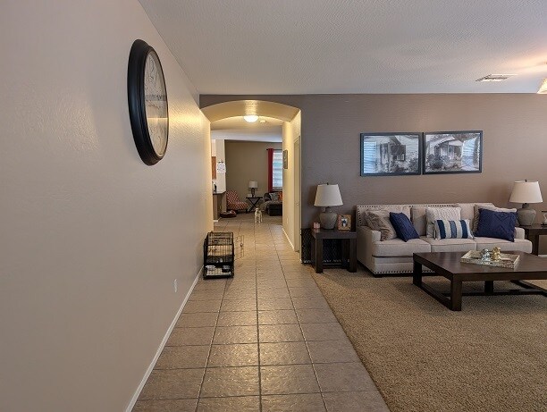 Foto del edificio - 46057 W Dutchman Dr