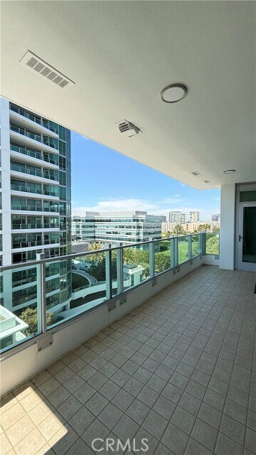 Foto del edificio - 3141 Michelson Dr