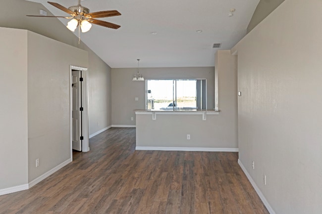 Building Photo - 1117 Peregrine St